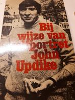 Bij wijze van zelfportret - John Updike, Ophalen of Verzenden, Gelezen