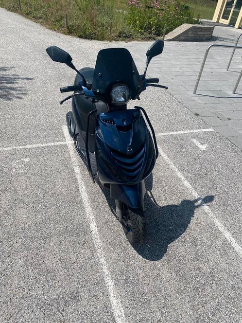 Piaggio zipp, Fietsen en Brommers, Scooters | Piaggio, Gebruikt, Overige modellen, Ophalen