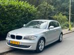 BMW 1-Serie 2.0 116I 5DR AUT 2010 Grijs, Auto's, 65 €/maand, 1995 cc, 4 cilinders, 122 pk