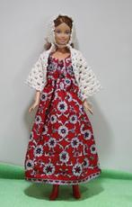 'Barbie' G126: boerenzakdoekenjurk, hul, omslagdoek, laarzen, Kinderen en Baby's, Speelgoed | Poppen, Verzenden, Nieuw, Barbie