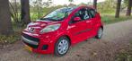 Peugeot 107   3DR 2009 Rood, Auto's, Voorwielaandrijving, 4 stoelen, 68 pk, Origineel Nederlands