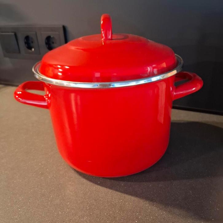 Rode Soeppan - 3 Liter NIEUW met kookboek, Huis en Inrichting, Keuken | Potten en Pannen, Gebruikt, Kookpan of Snelkookpan, Overige materialen