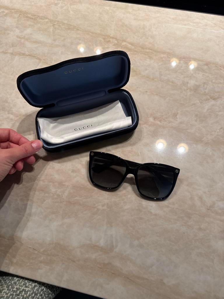 Gucci Dames Zonnebril GG0022S - Stijlvol!, Sieraden, Tassen en Uiterlijk, Overige merken, Gebruikt, Zonnebril, Zwart