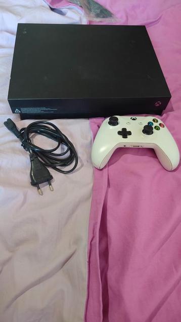 Xbox One X + originele Controller + MK 11 beschikbaar voor biedingen