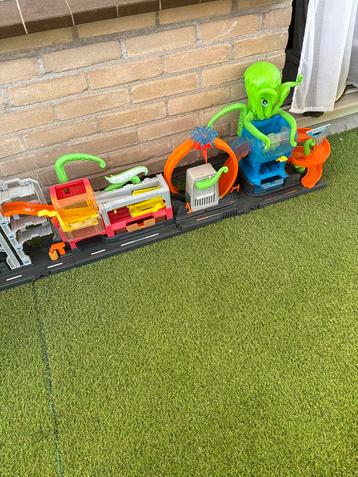 Hot Wheels Octopus Carwash Racebaan beschikbaar voor biedingen