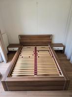 FREE Beautiful and robust bed frame w/ drawers on each side, Huis en Inrichting, Slaapkamer | Matrassen en Bedbodems, Ophalen