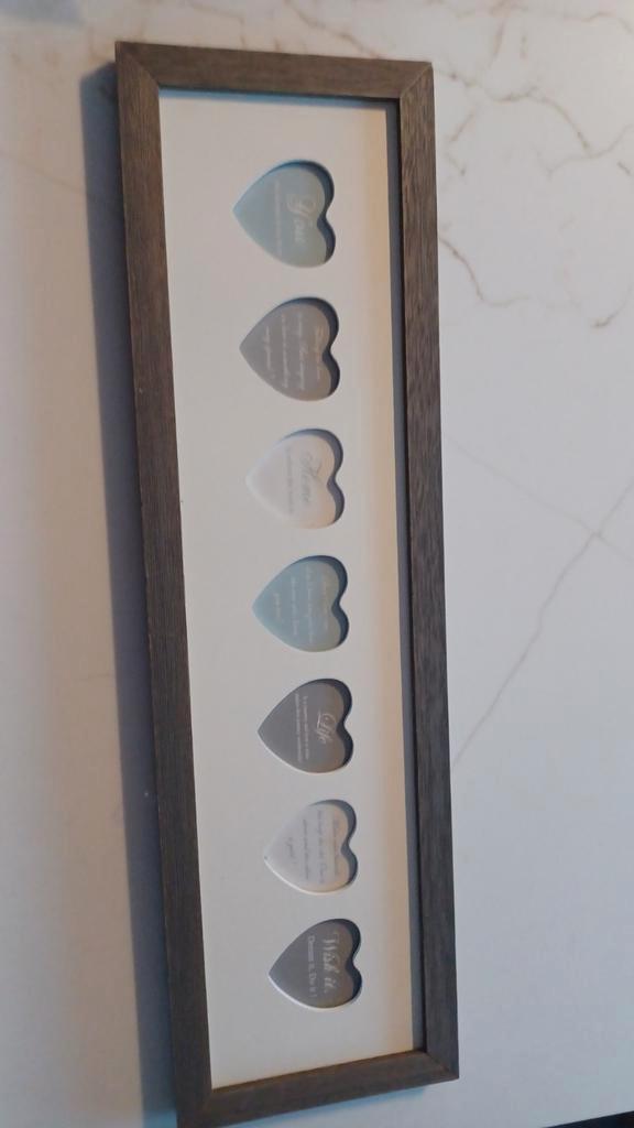 Houten fotolijst met hartjes, Huis en Inrichting, Woonaccessoires | Lijsten, Zo goed als nieuw, Minder dan 50 cm, 50 tot 75 cm