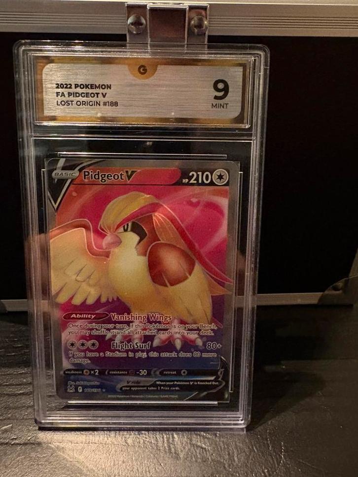 Pidgeot v grade 9, Hobby en Vrije tijd, Verzamelkaartspellen | Pokémon, Zo goed als nieuw, Meerdere kaarten, Foil, Ophalen of Verzenden
