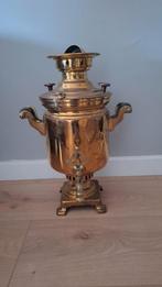 Samovar (twee stuks), Ophalen, Koper