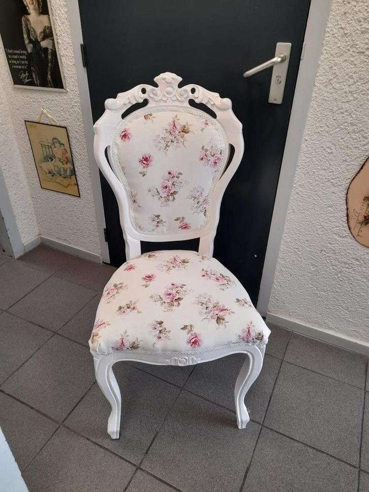 1 x brocante barok stoel opnieuw gestoffeerd, Antiek en Kunst, Antiek | Meubels | Stoelen en Banken, Ophalen of Verzenden