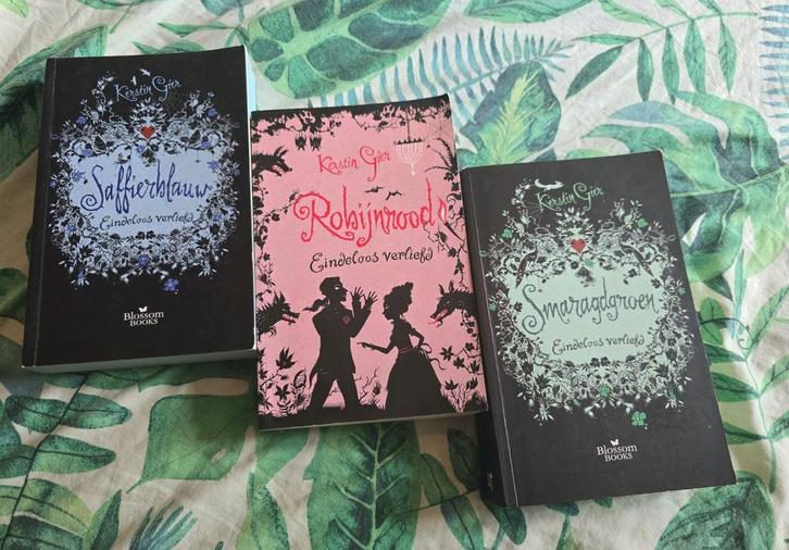 Kerstin Gier: eindeloos verliefd trilogie, sprayed edges NL, Boeken, Fantasy, Gelezen, Ophalen of Verzenden