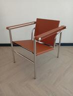 Le Corbusier Lc1 design Cognac repro stoel fauteuil bank, Ophalen, Zo goed als nieuw, Minder dan 75 cm, 50 tot 75 cm