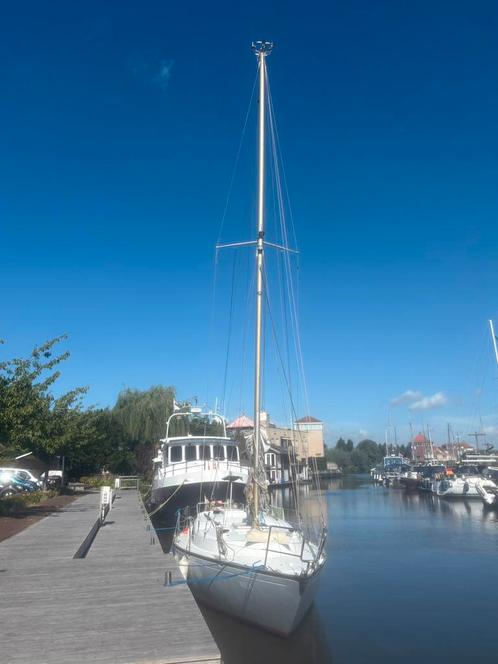 Een wereldse wereld omzeiler, Watersport en Boten, Kajuitzeilboten en Zeiljachten, Gebruikt, Tourjacht of Cruiser, Polyester, 9 tot 12 meter