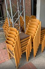 Partij van 33x vintage plywood stapelstoel ‘80, Ophalen of Verzenden, Zo goed als nieuw, Stof, Vijf, Zes of meer stoelen
