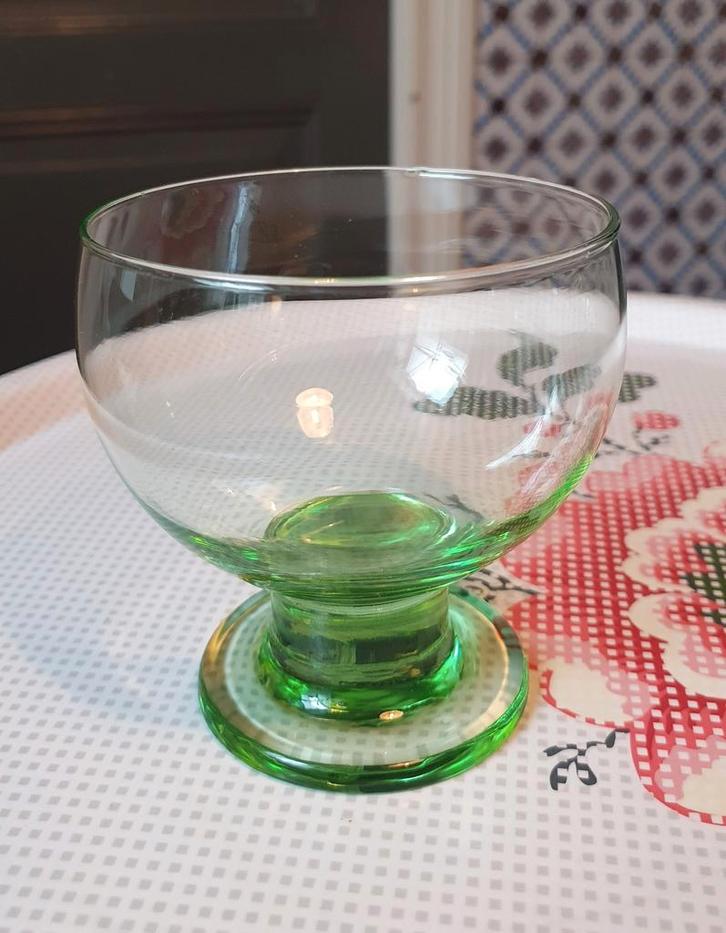 6x vintage ijscoupe groen glas, Huis en Inrichting, Keuken | Servies, Zo goed als nieuw, Glas of Glazen, Overige stijlen, Glas
