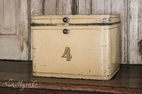 Oude bakkersblik met cijfer 4, Antiek en Kunst, Curiosa en Brocante, Ophalen of Verzenden