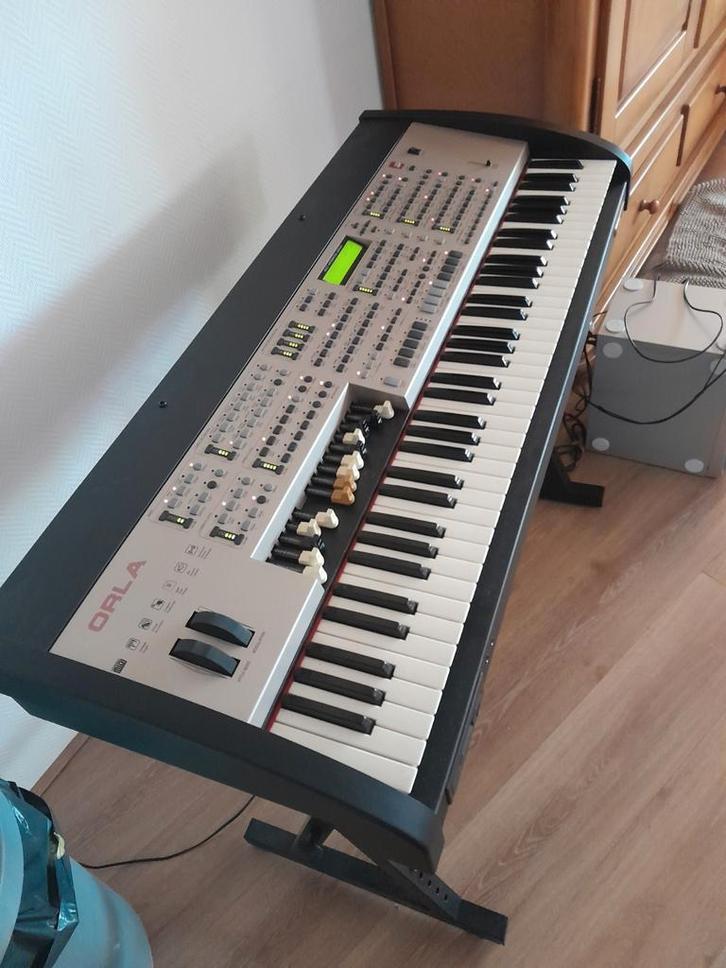 Orla KX 1000 Orgel met veel sounds en styles, Muziek en Instrumenten, Orgels, Gebruikt, Orgel, 2 klavieren, Ophalen