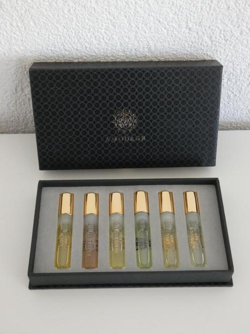 Amouage travelcase heren met o.a. Epic, Memoir en Reflection, Verzamelen, Parfumverzamelingen, Gebruikt, Proef of Tester, Gevuld