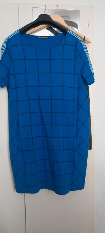 Juffrouw Jansen Jurk - Korte Mouw & Zakken beschikbaar voor biedingen