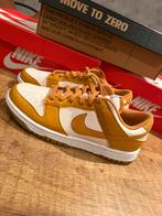 Te koop: Nike Dunk Low Phantom Gold, Kleding | Dames, Schoenen, Ophalen of Verzenden, Zo goed als nieuw, Sneakers of Gympen