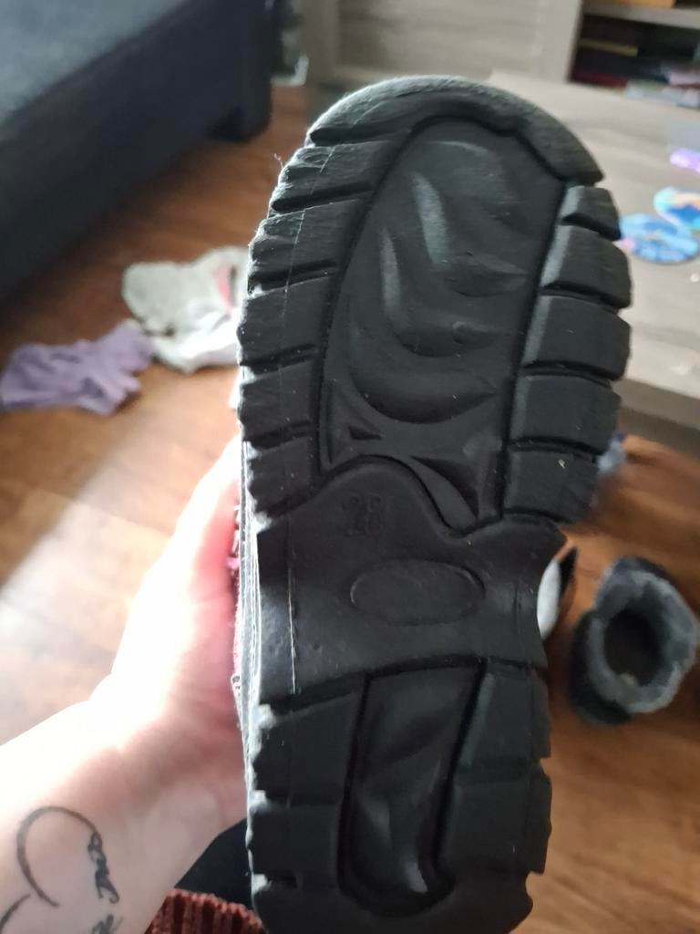 Snowboots maat 28, Kinderen en Baby's, Kinderkleding | Schoenen en Sokken, Ophalen, Meisje, Laarzen, Zo goed als nieuw