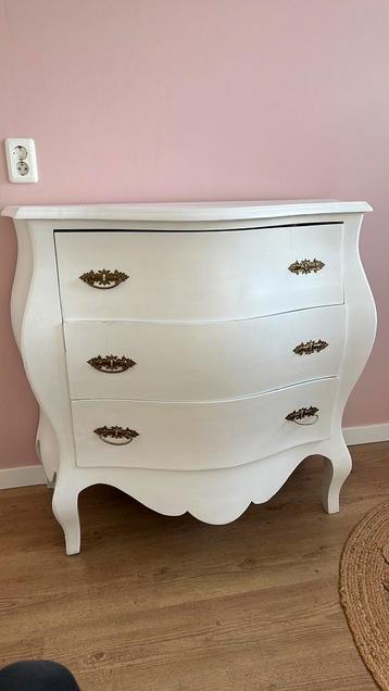 Hoge buik lade kast /commode beschikbaar voor biedingen