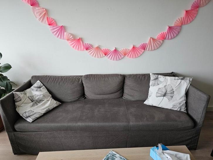 Ikea grey couch, BRÅTHULT, Huis en Inrichting, Banken | Sofa's en Chaises Longues, Gebruikt, Vierpersoons of meer, 200 tot 250 cm