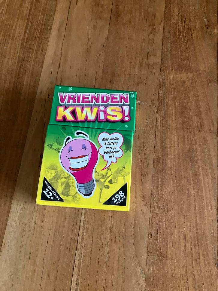 Vrienden kwis, Hobby en Vrije tijd, Gezelschapsspellen | Kaartspellen, Zo goed als nieuw, Drie of vier spelers, Ophalen of Verzenden