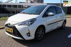 Toyota Yaris 1.5 VVT-i Executive, Auto's, Voorwielaandrijving, Gebruikt, 4 cilinders, Wit