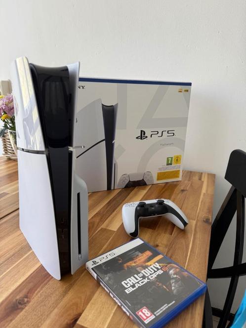 Ps5 slim disk versie + black ops 6 + controller, Spelcomputers en Games, Spelcomputers | Sony PlayStation 5, Zo goed als nieuw