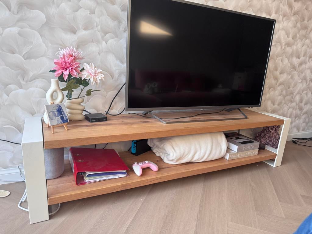 Prachtig tv-meubel Bodilson, Huis en Inrichting, Ophalen, 150 tot 200 cm, Zo goed als nieuw, Minder dan 100 cm