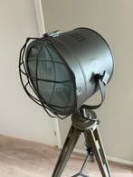 Vloerlamp op driepoot, Huis en Inrichting, Lampen | Vloerlampen, Ophalen of Verzenden, Gebruikt, Hout, 150 tot 200 cm