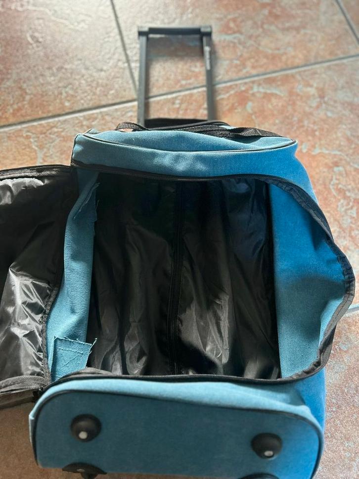 Rolkoffer, Sieraden, Tassen en Uiterlijk, Koffers, Overige materialen, Uitschuifbare handgreep, Wieltjes, Ophalen of Verzenden