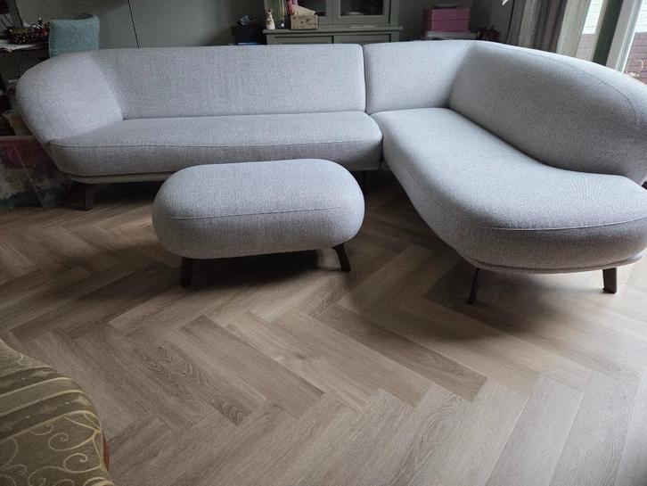 LeoLux Flint met poef, Huis en Inrichting, Banken | Complete zithoeken, Zo goed als nieuw, Kunststof, Metaal, Stof, Ophalen