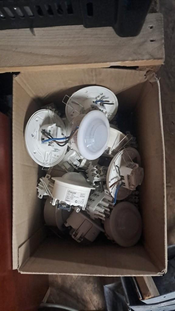 Bewegingssensoren 12 stuks verschillende merken, Tuin en Terras, Buitenverlichting, Gebruikt, Overige typen, Kunststof, Minder dan 50 watt