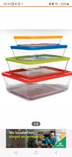Pyrex schalen set - 4 stuks met gekleurde deksels, Huis en Inrichting, Ophalen of Verzenden, Nieuw