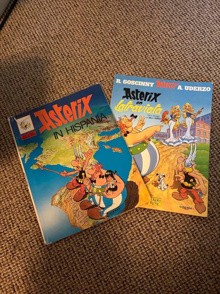 Asterix stripboeken - Hispania & Latraviata, Boeken, Stripboeken, Gelezen, Meerdere stripboeken, Ophalen of Verzenden