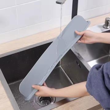 Spatbeschermer voor keuken beschikbaar voor biedingen