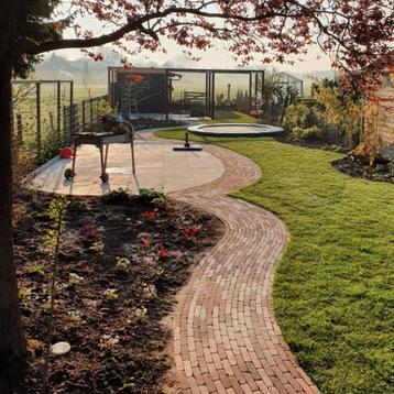 tuin onderhoud beschikbaar voor biedingen