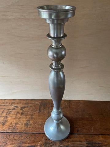 Vintage Zilver kleurig Kandelaar beschikbaar voor biedingen