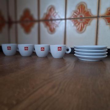4 illy espressokopjes (Walküre) beschikbaar voor biedingen