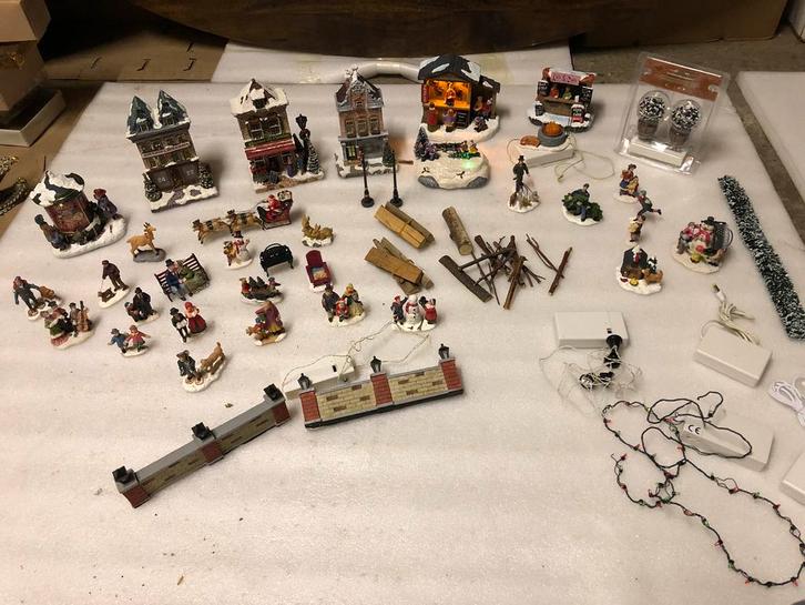 Kerstdorp (Poppetjes/huisjes/boompjes/sneeuw/etc), Diversen, Kerst, Zo goed als nieuw, Ophalen of Verzenden