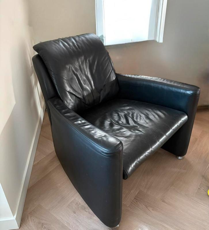 Leolux Fidamigo fauteuil zwart leer, Huis en Inrichting, Fauteuils, Gebruikt, Leer, 50 tot 75 cm, 75 tot 100 cm, Ophalen