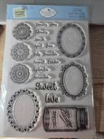 stempel ECD CSD384 small doilies and tabs + die, Ophalen of Verzenden, Nieuw, Clearstamp