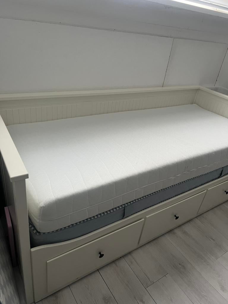 Uitschuifbaar bed ikea, Ophalen of Verzenden, Zo goed als nieuw, Eenpersoons, 90 cm