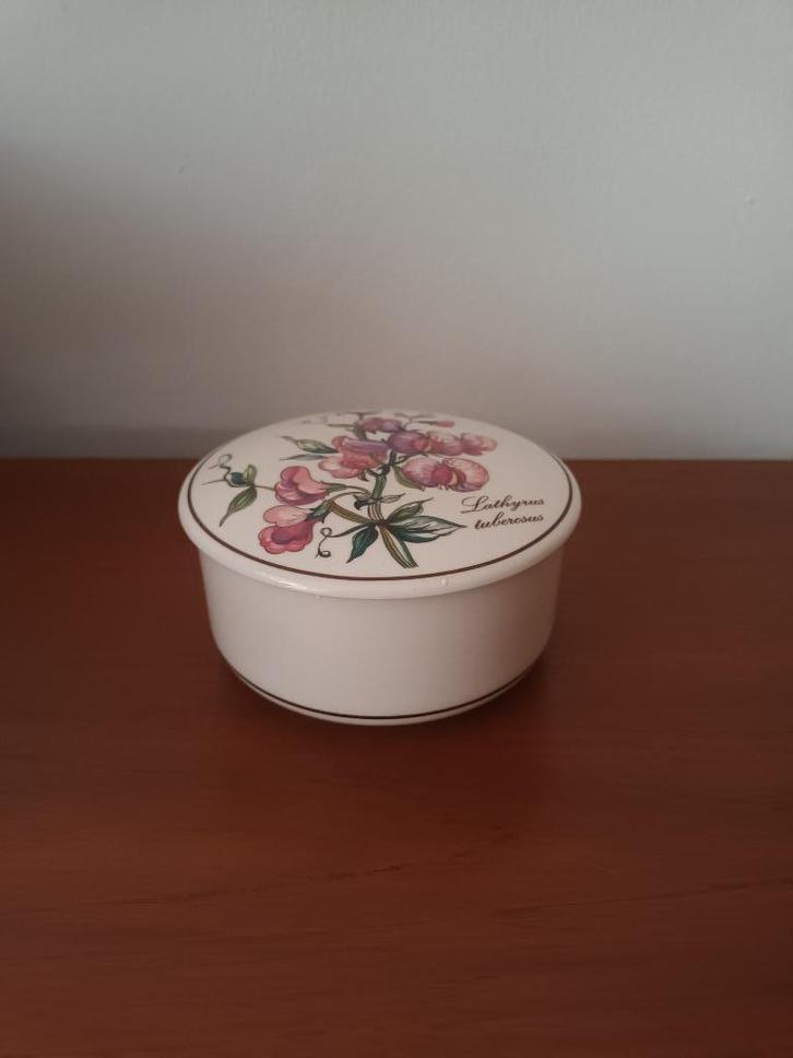 Villeroy & Boch dekseldoos met roze Lathyrus, Antiek en Kunst, Curiosa en Brocante, Ophalen of Verzenden