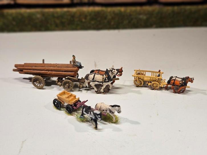 3x wagens met paarden N spoor modeltrein 1:160, Hobby en Vrije tijd, Modeltreinen | N-Spoor, Gebruikt, Brug, Tunnel of Gebouw