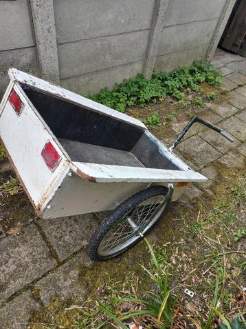 Fietskar hondenkar krantenkar Viskar  beschikbaar voor biedingen