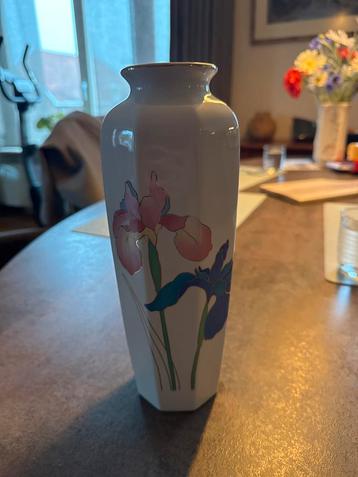 Vintage Vaas met Bloemenmotief beschikbaar voor biedingen