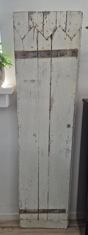 wit luik beschikbaar voor biedingen